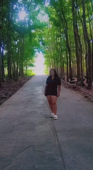 Anna, 23