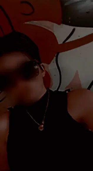 Carla, 23