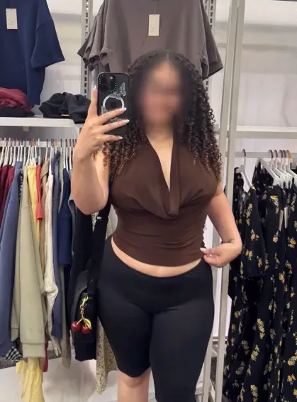 Fiona, 30