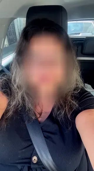 Greta, 33