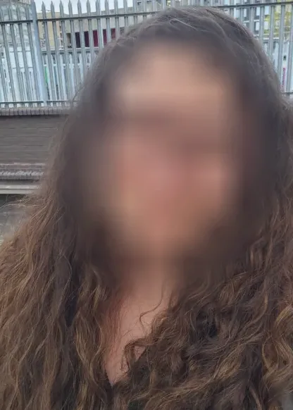 Lara, 36