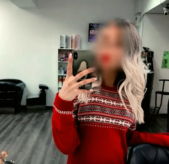 Lilly, 35