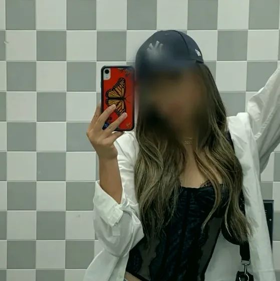 Luisa, 20