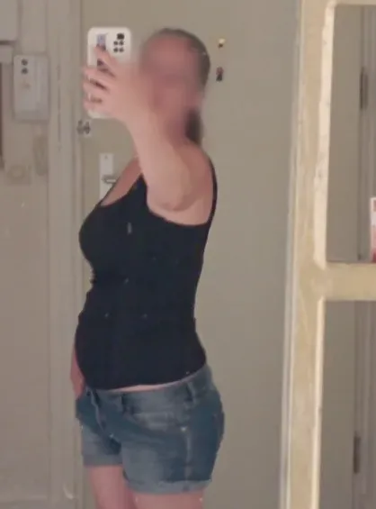 Manuela, 36