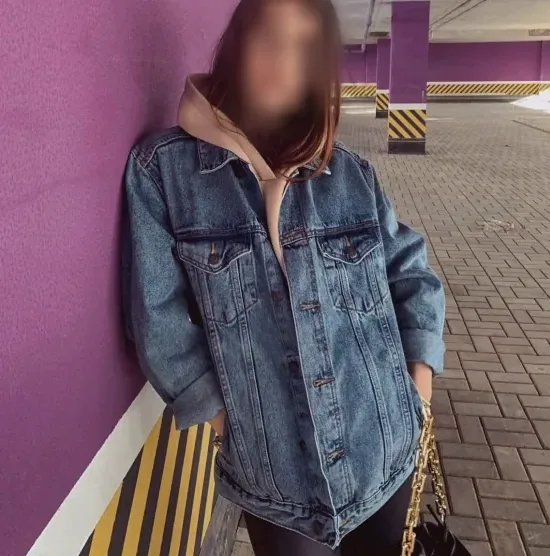 Manuela, 31