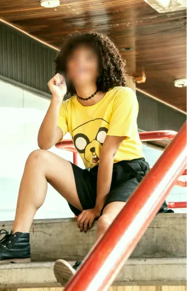 Manuela, 28
