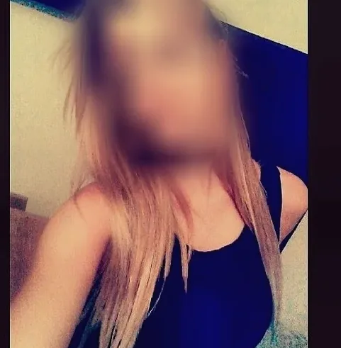 Mia, 36