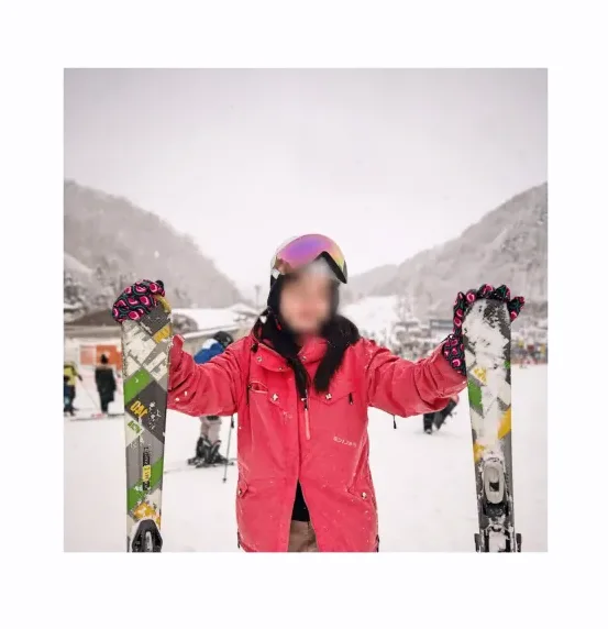 Mira, 33