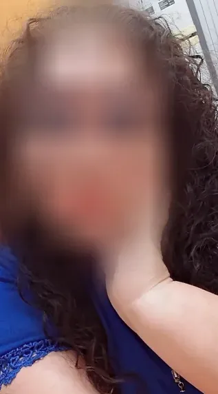 Nadine, 39