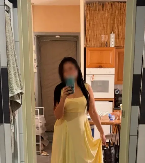 Nicole, 32