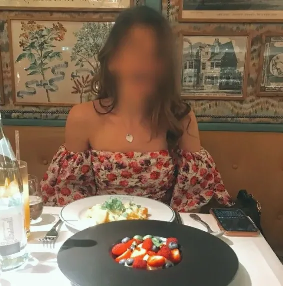 Nicole, 20