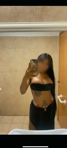 Saskia, 26