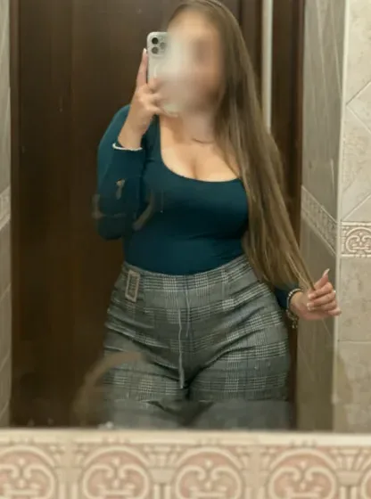 Stefanie, 24