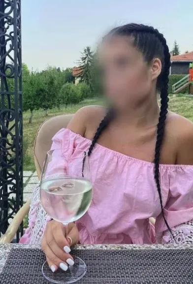 Theresa, 30