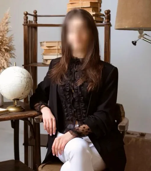 Zeynep, 31